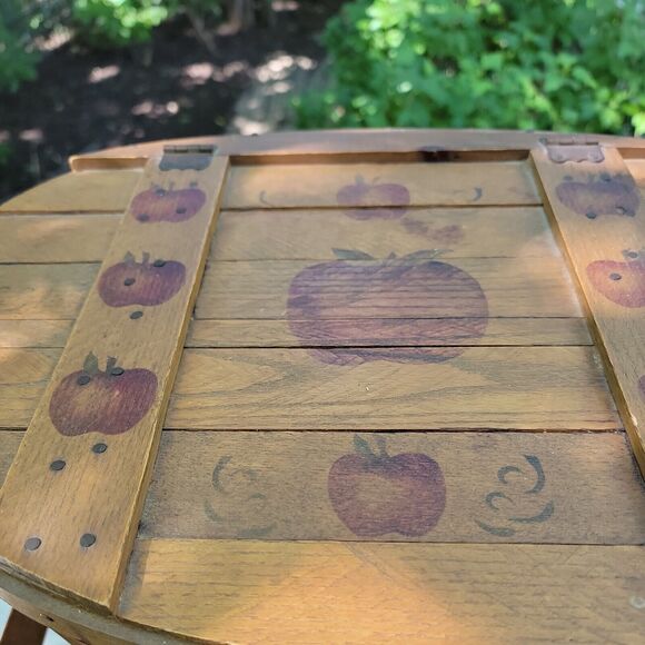Basketville Vermont Picnic Basket Sturdy Vertical Slates Handles Apple Design - Picture 4 of 12